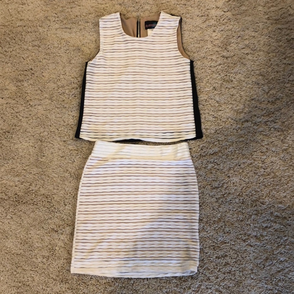 2 piece set! Amazing!!